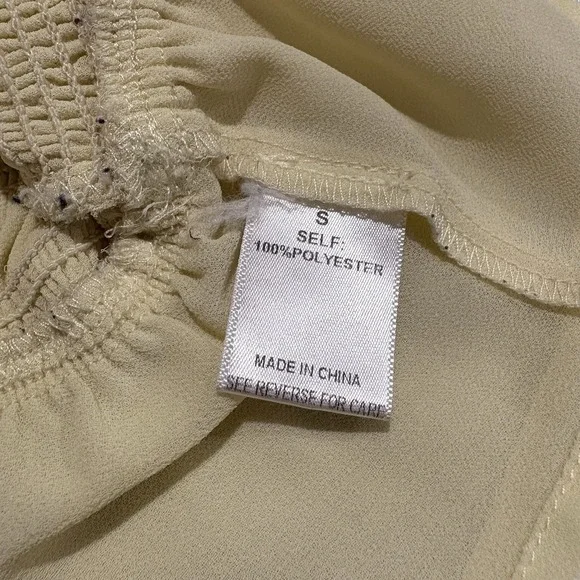 Heatherly Woman's Gale Yellow Smocked Cropped Blouse Short Sleeve Size Small - Picture 6 of 7